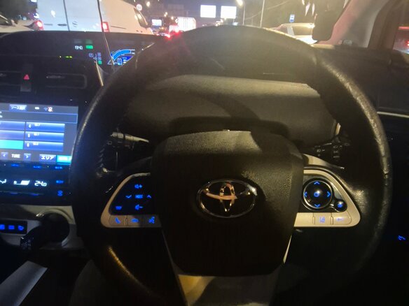 2016 Toyota Prius IV (XW50), красный, 1800000 рублей - вид 6