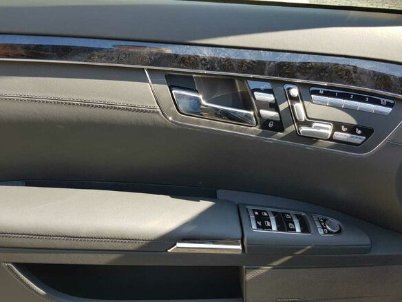 2008 Mercedes-Benz S-Класс 500 V (W221), чёрный - вид 3