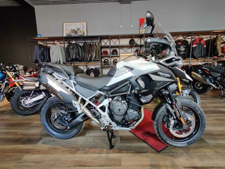 triumph tiger 1200