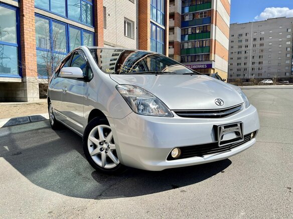 2007 Toyota Prius II Рестайлинг (XW20), серый, 1100000 рублей