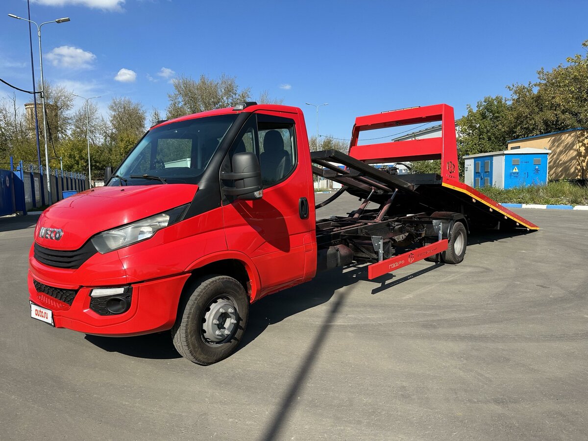 Купить б/у IVECO Daily дизель механика в Москве: красный эвакуатор 2017 ...