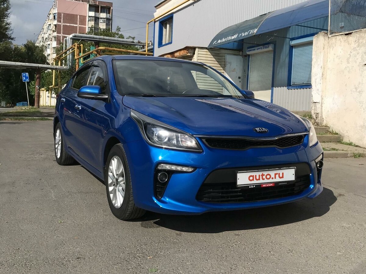 Kia Rio 4 голубая
