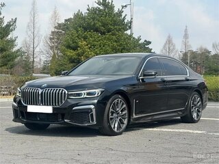 2022 BMW 7 серии Long 740Li xDrive VI (G11/G12) Рестайлинг, чёрный, 6800000 рублей, вид 1