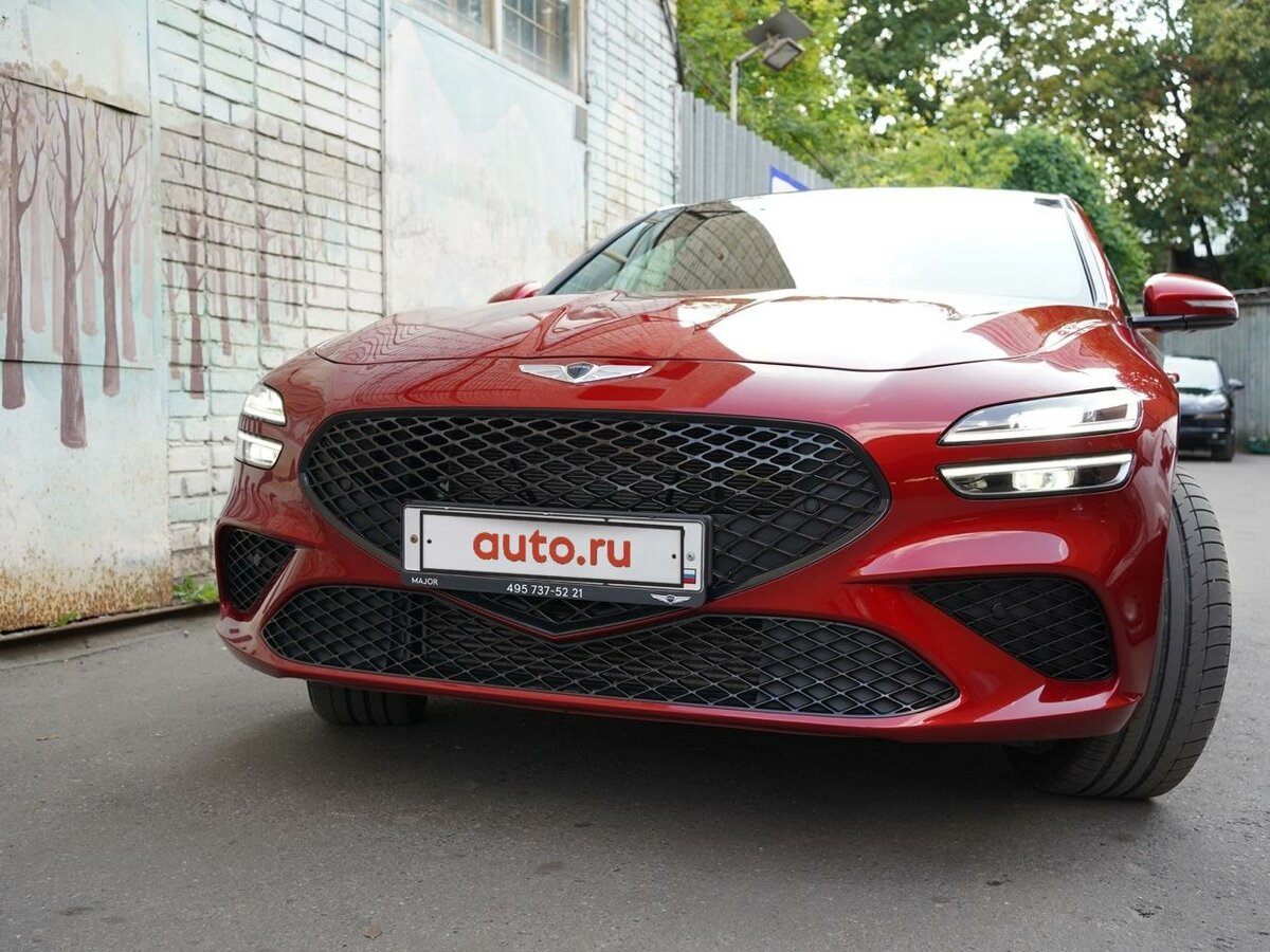 Купить б/у Genesis G70 I Рестайлинг 2.0 AT (197 л.с.) 4WD бензин ...