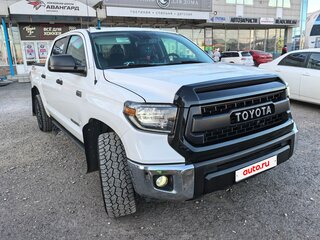 2019 Toyota Tundra CrewMax II Рестайлинг, белый, 6500000 рублей, вид 1