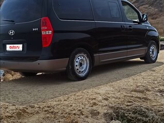 2011 Hyundai H-1 II, чёрный, 1500000 рублей, вид 1