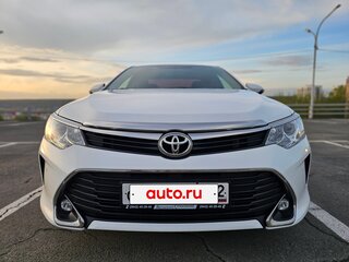 2017 Toyota Camry VII (XV50) Рестайлинг 2, белый, 2200000 рублей, вид 1
