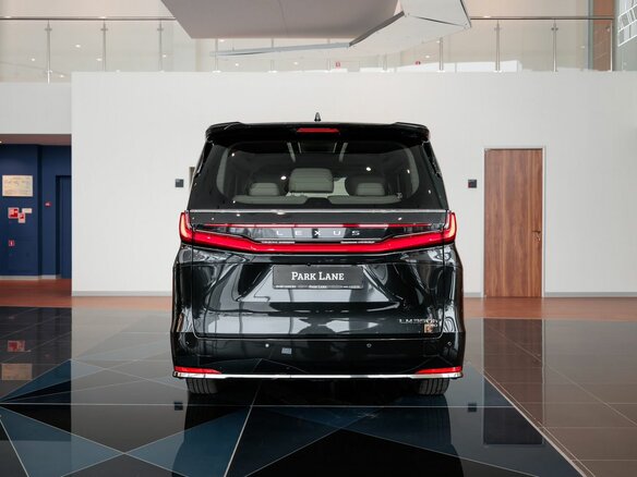 2025 Lexus LM 350h II, чёрный, 15450000 рублей - вид 3