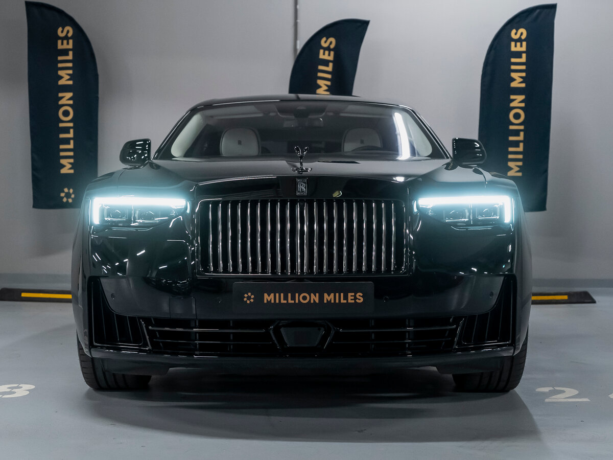 Новый Rolls-Royce Ghost: эволюция роскоши и технологий