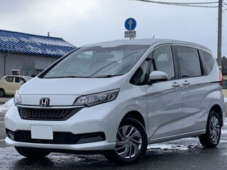 2022 Honda Freed II Рестайлинг, белый, 1200000 рублей, вид 1