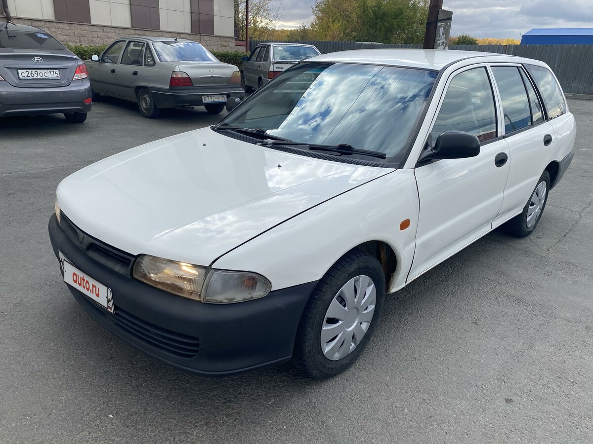 Мицубиси либеро 2001