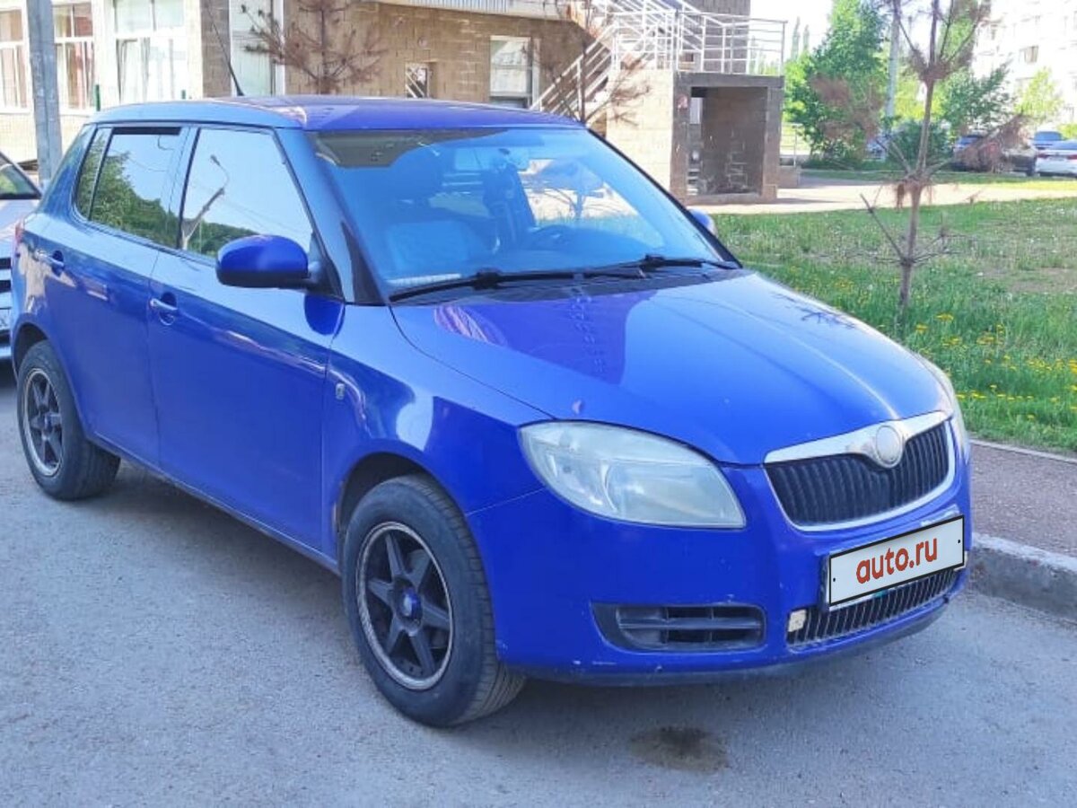 Купить б/у Skoda Fabia II 1.2 MT (70 л.с.) бензин механика в Уфе: синий ...