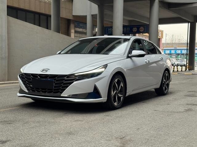 Hyundai Elantra VII (CN7)