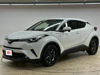 2022 Toyota C-HR I Рестайлинг, белый, 2050000 рублей, вид 1