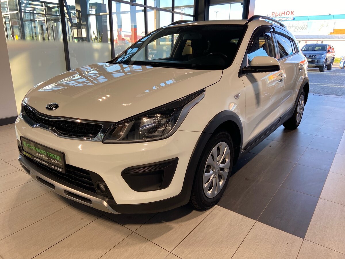 Купить б/у Kia Rio IV X-Line 1.4 MT (100 л.с.) бензин механика в ...