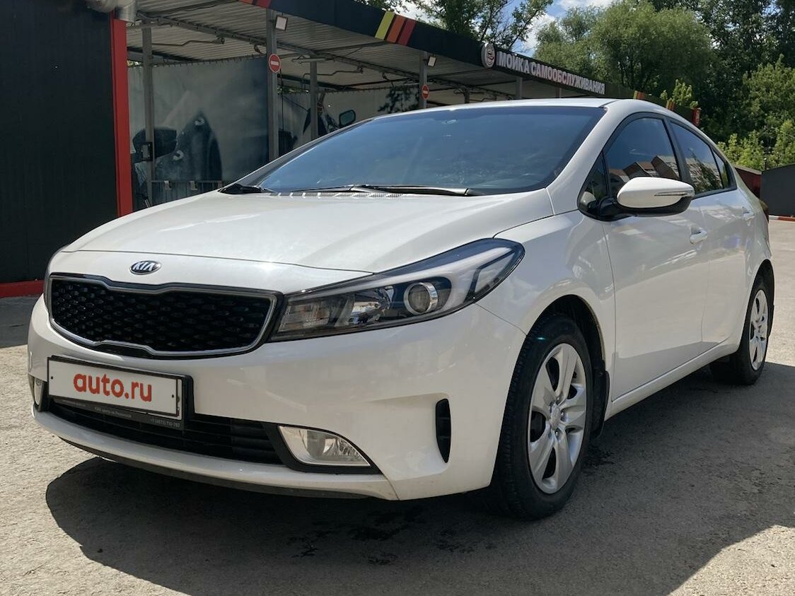 Купить б/у Kia Cerato III Рестайлинг (Classic) 1.6 AT (130 л.с.) бензин ...