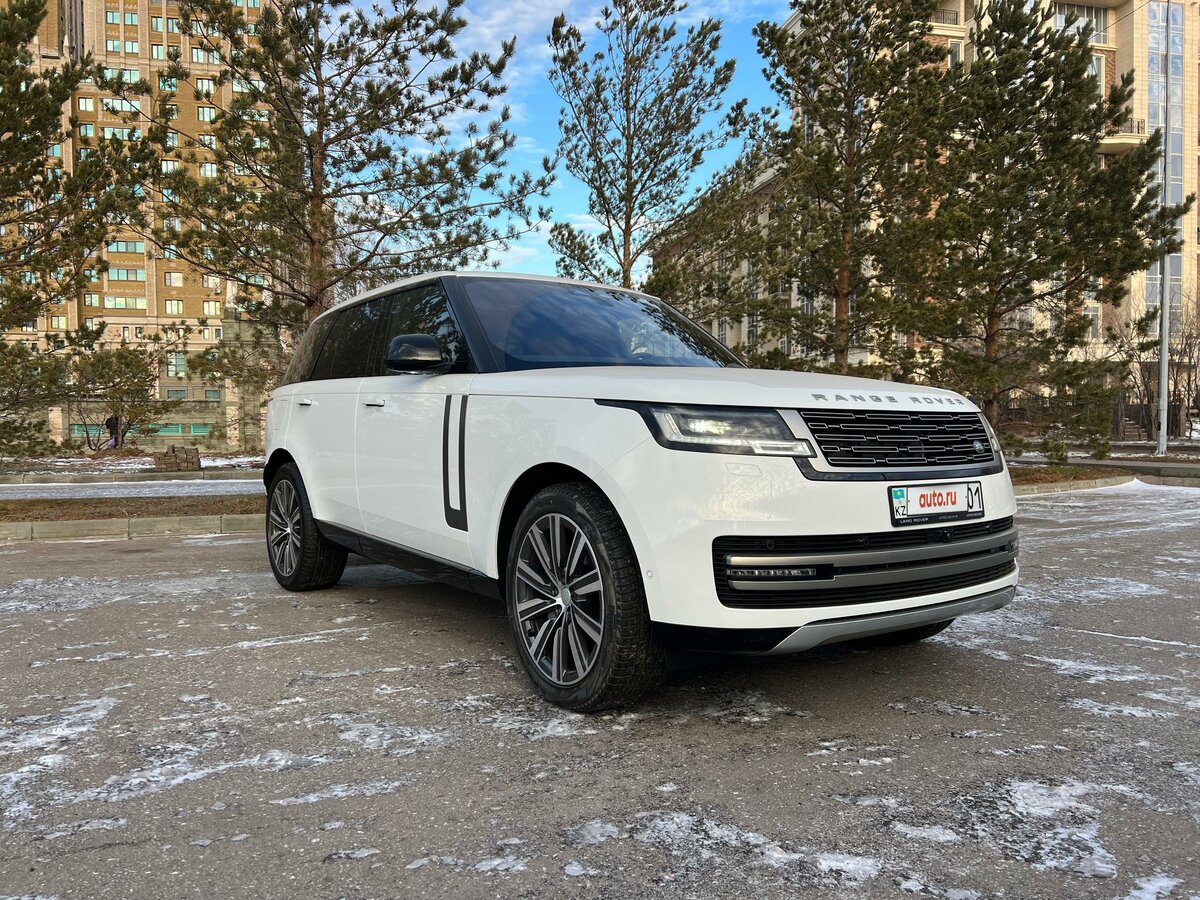 Купить б/у Land Rover Range Rover V P400 MHEV 3.0 AT (400 л.с.) 4WD