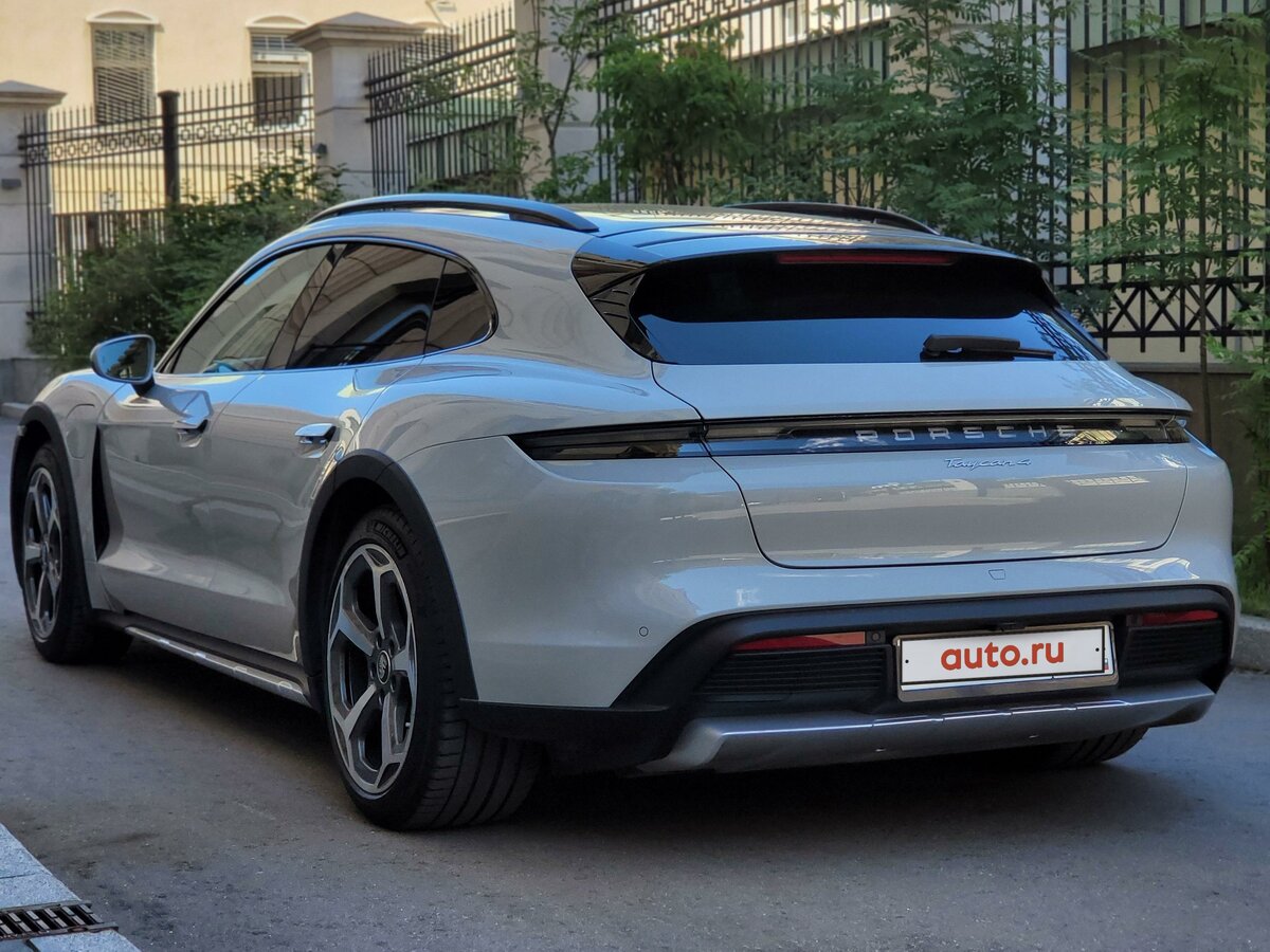 Porsche Taycan Cross Turismo: Электрический универсал для активной жизни