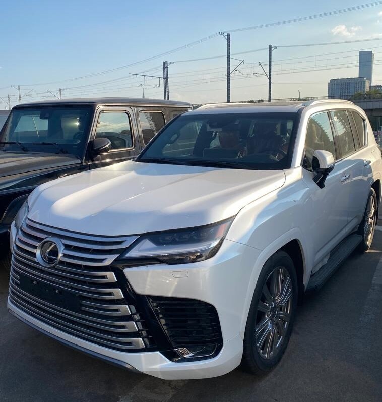 Lexus lx iv
