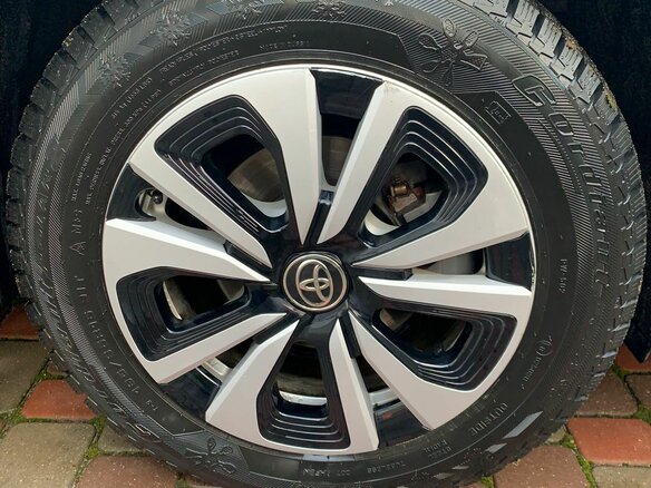 2018 Toyota Prius PHV ZVW52 Prime IV (XW50), голубой, 1960000 рублей - вид 17