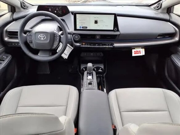 2025 Toyota Prius V (XW60), серый, 4511000 рублей - вид 11