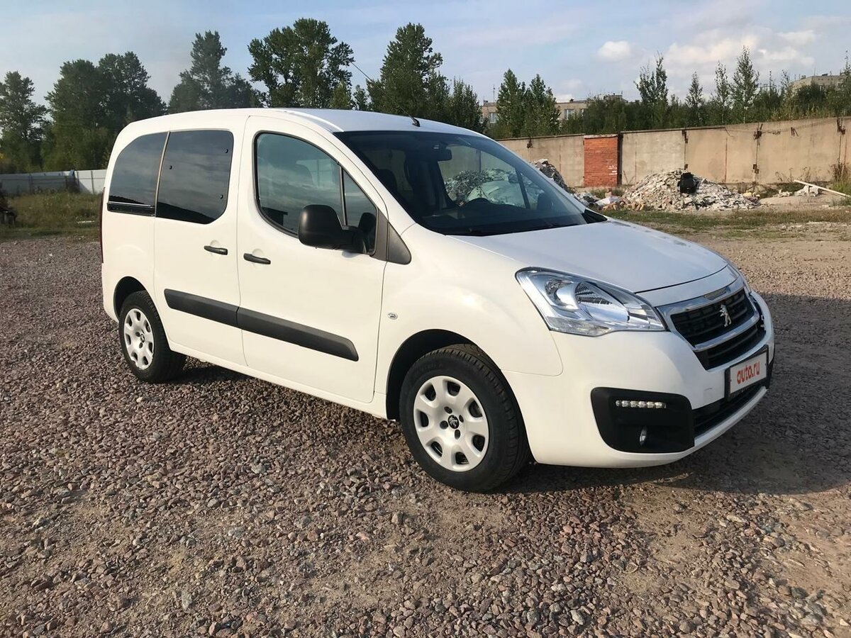 Купить б/у Peugeot Partner II Рестайлинг 2 Crossway 1.6 MT (115 л.с ...