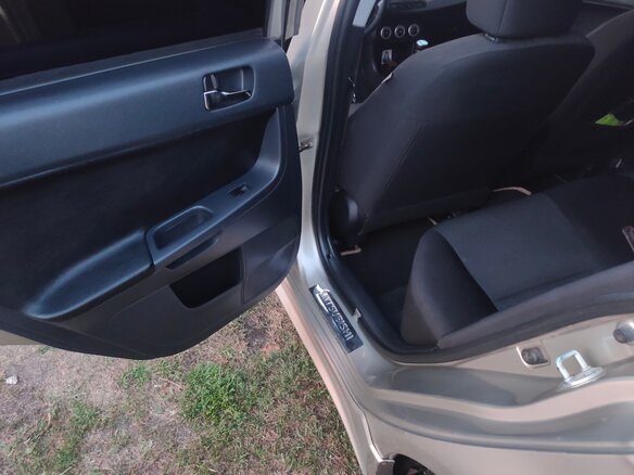 2008 Mitsubishi Lancer X, бежевый, 900000 рублей - вид 9