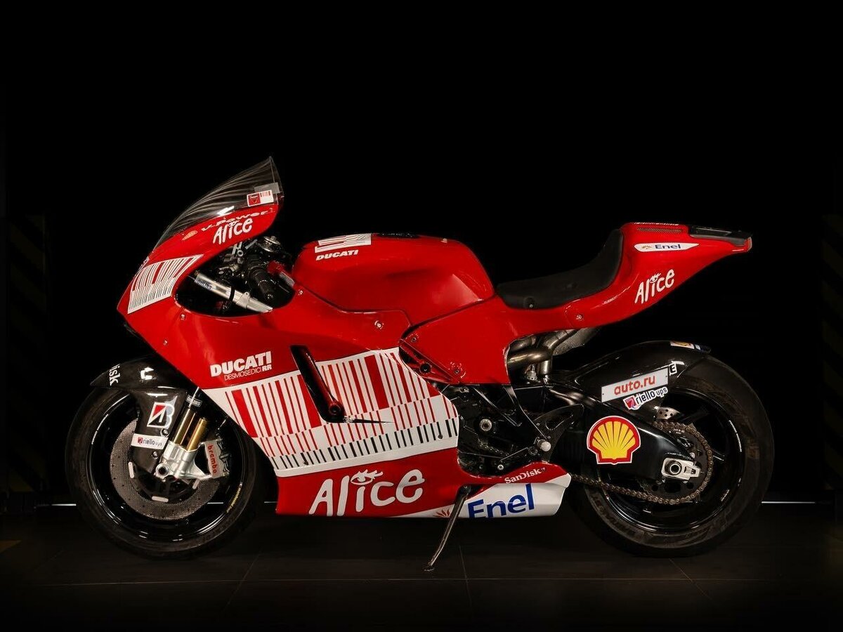 ducati desmosedici 2003