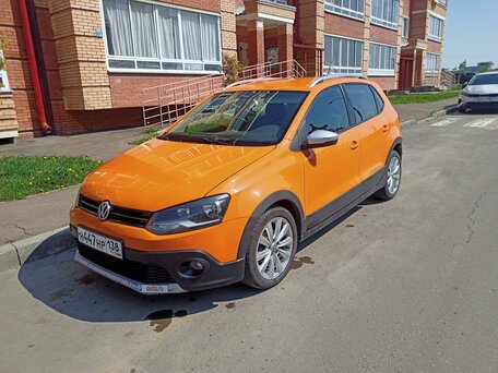 Купить б/у Volkswagen Polo V 1.4 AMT (85 л.с.) бензин робот в Иркутске: оранжевый  Фольксваген Поло V хэтчбек 5-дверный 2012 года на Авто.ру ID 1119283559