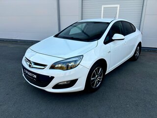 2013 Opel Astra J Рестайлинг, белый, 699000 рублей, вид 1