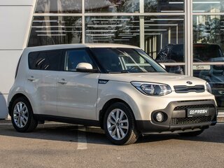 2017 Kia Soul II Рестайлинг, бежевый, 1420000 рублей, вид 1