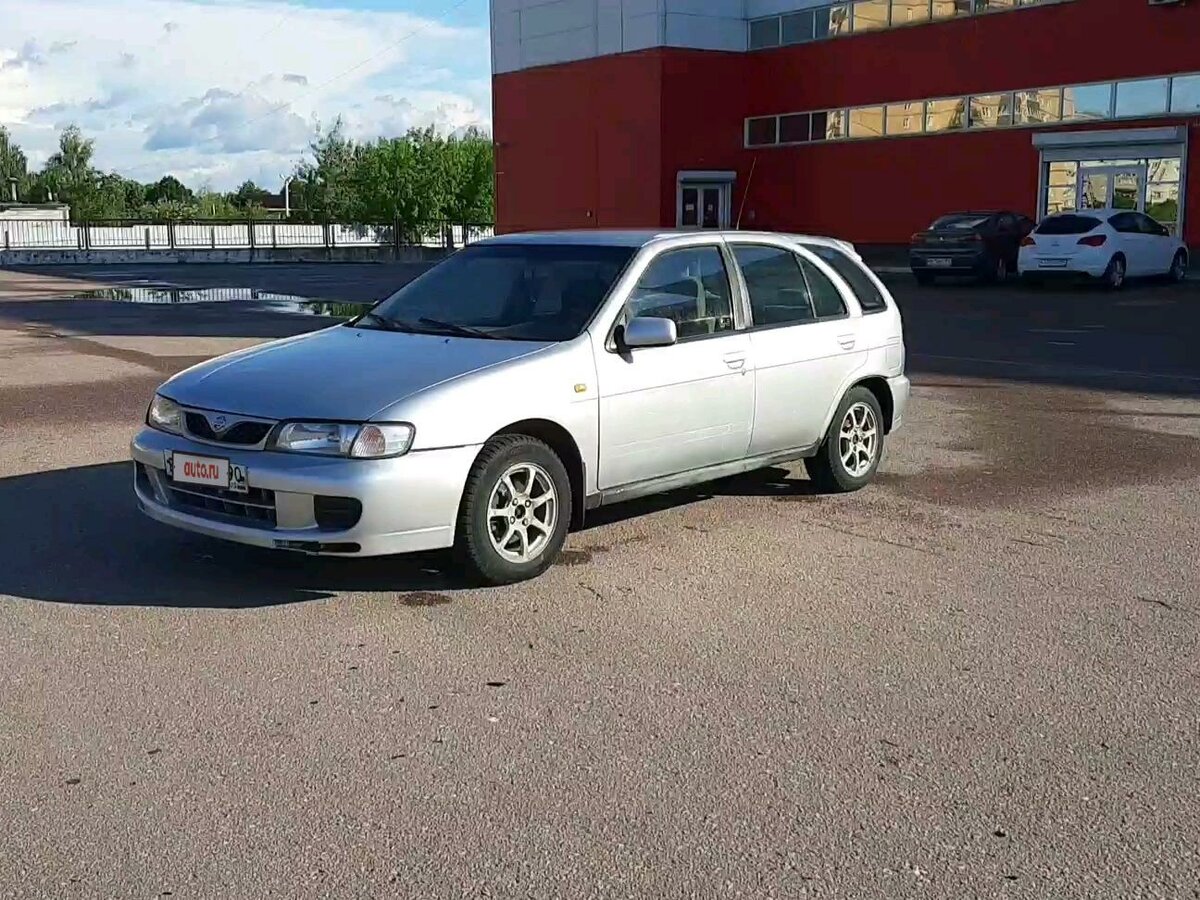 Ниссан Альмера 1998 хэтчбек