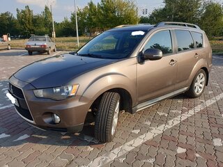 2011 Mitsubishi Outlander II Рестайлинг, коричневый, 950000 рублей, вид 1