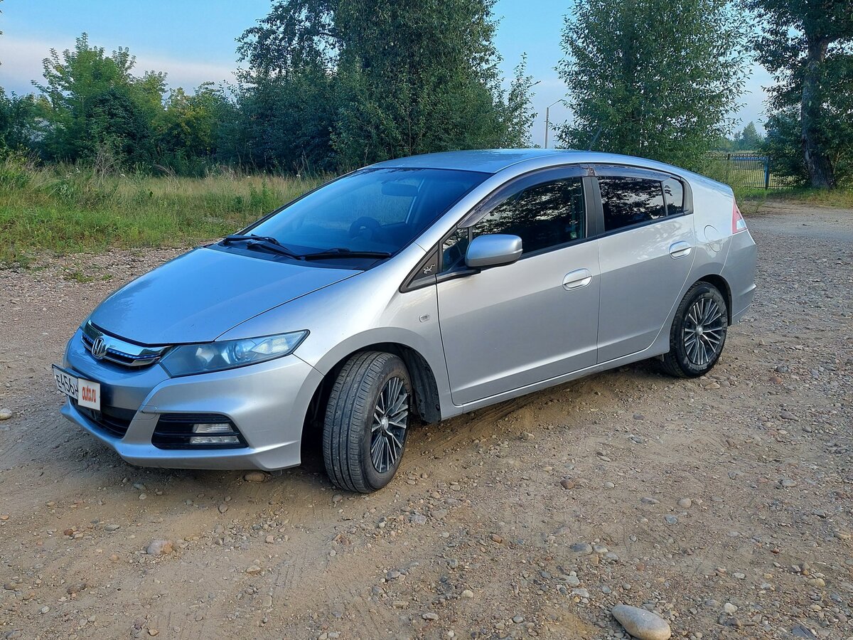 Хонда инсайт 2011 год