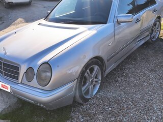 1997 Mercedes-Benz E-Класс 230 II (W210, S210), серебристый, 130000 рублей, вид 1