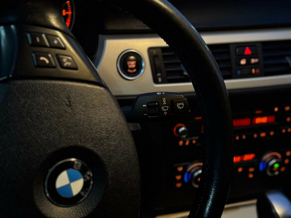 2011 BMW 3 серии 318i V (E90/E91/E92/E93) Рестайлинг, чёрный, 1159000 рублей - вид 27