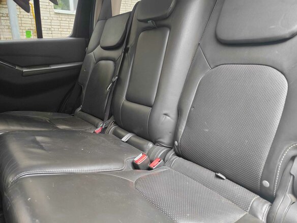 2010 Nissan Pathfinder III Рестайлинг, белый, 1400000 рублей - вид 9