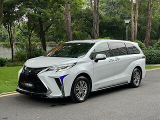 2021 Toyota Sienna IV, белый, 3519500 рублей, вид 1