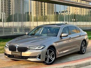 2022 BMW 5 серии 530Li VII (G30/G31) Рестайлинг, серебристый, 3860000 рублей, вид 1