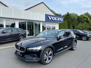 2023 Volvo V60 Cross Country II, чёрный, 5800000 рублей, вид 1