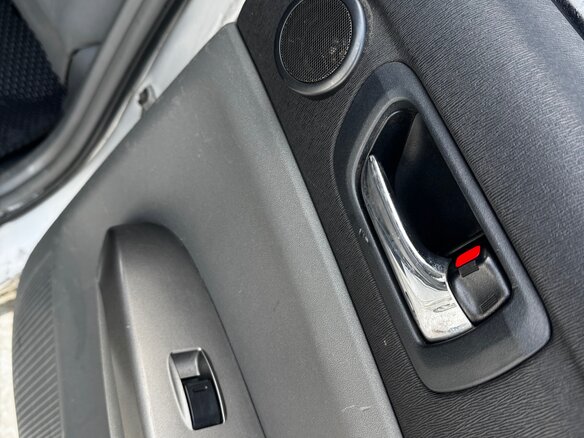 2007 Toyota Prius II Рестайлинг (XW20), серебристый, 550000 рублей - вид 10