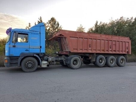 Жезөкше еркектің анусын жалап, қолын тығып қояды