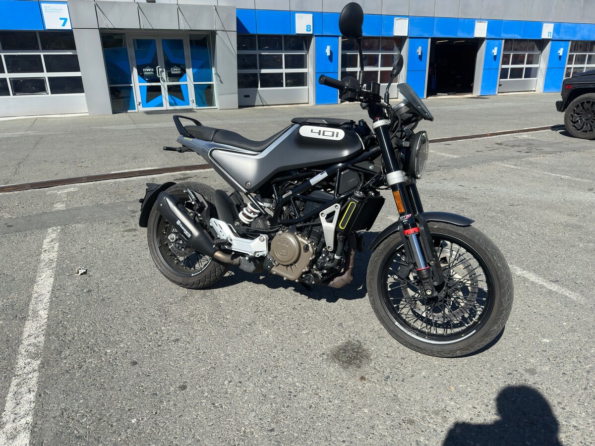 Husqvarna Svartpilen 401