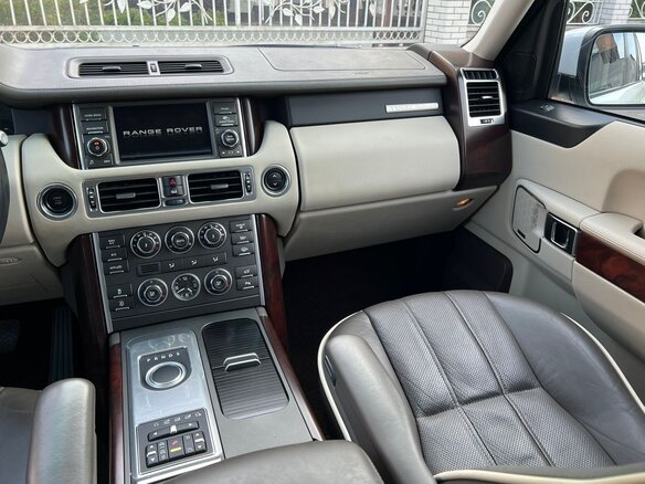 2012 Land Rover Range Rover III Рестайлинг 2, белый, 2990000 рублей - вид 17