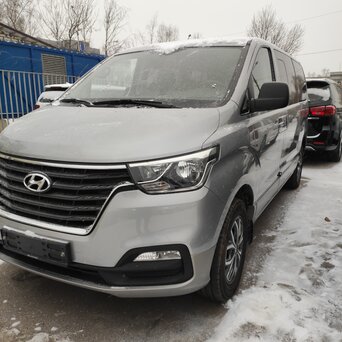  Hyundai 8-    180 000    -  76    