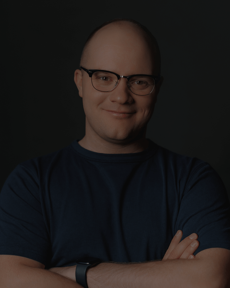 Роман  
Васильев