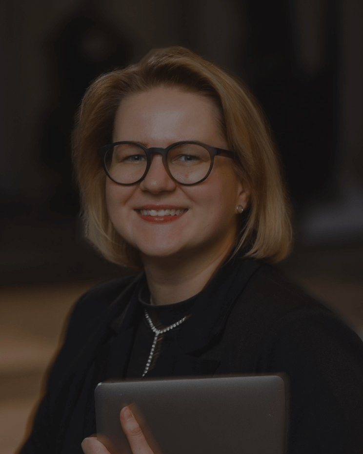 Ксюша  
Вахова