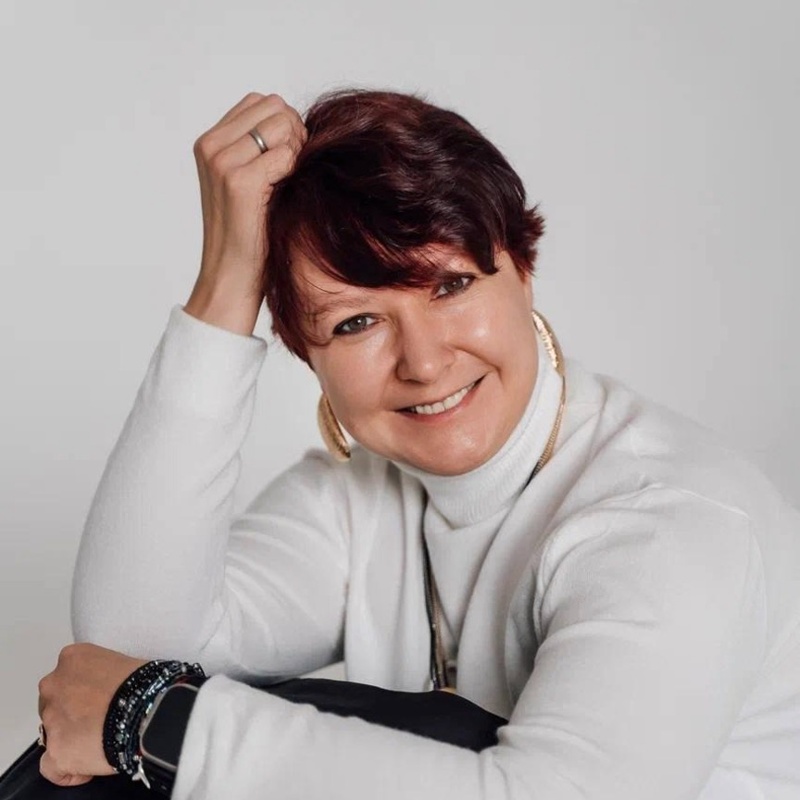 Елена
Тихомирова