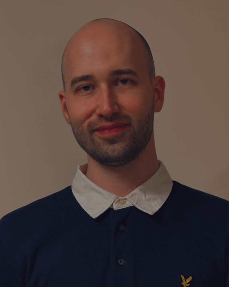 Илья  
Лобанов