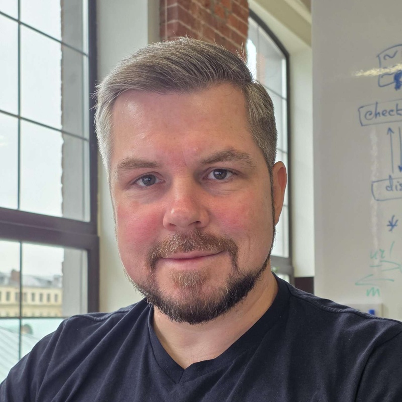 Евгений
Кузнецов